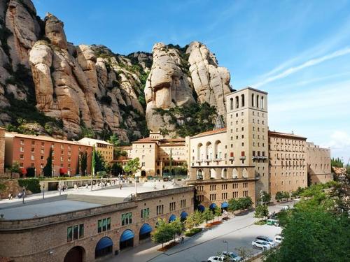 Barcelona  Spain Gaudi Excursion Reservations